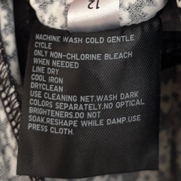 UNIQLO Women's Black and White Playsuit-Romper (size L) - Picture 6 of 8